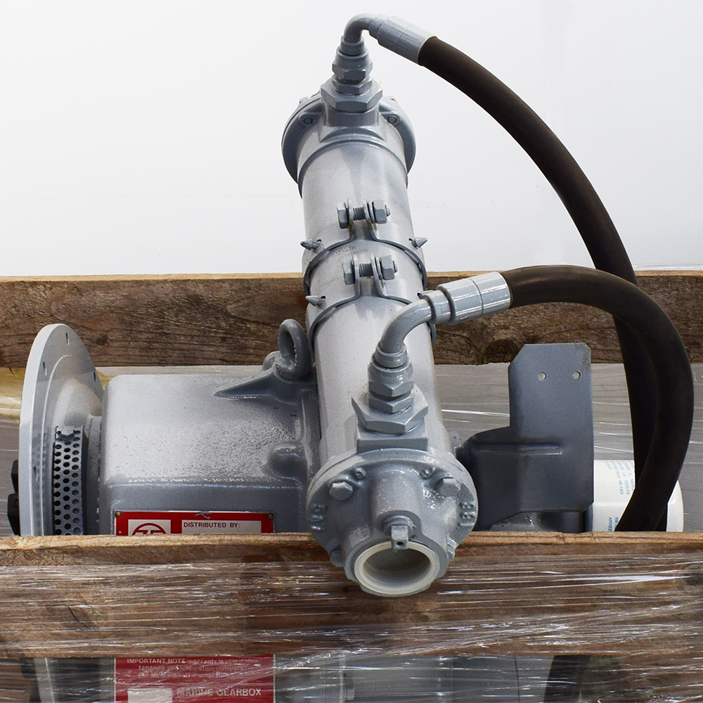 Zijaanzicht tweedehands reductiekast van ZF-marine type IRM 301 A1 2,000 | foto 2