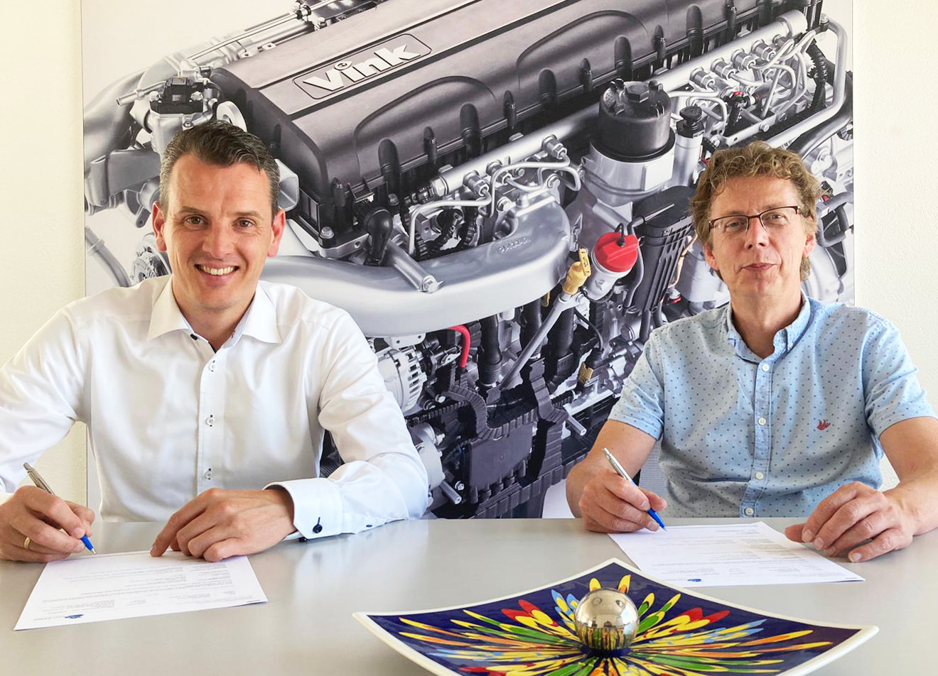 Contract ondertekening Vink diesel voor mts Nesselande